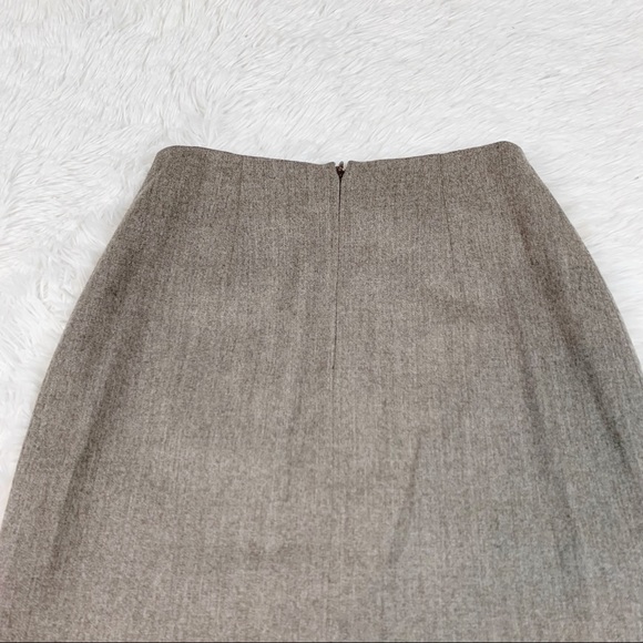 Moschino Cheap and Chic Wool knee length straight skirt with embroidered pattern - Picture 9 of 13